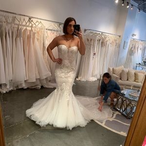 Pronovias Ercilia Barcelona collection